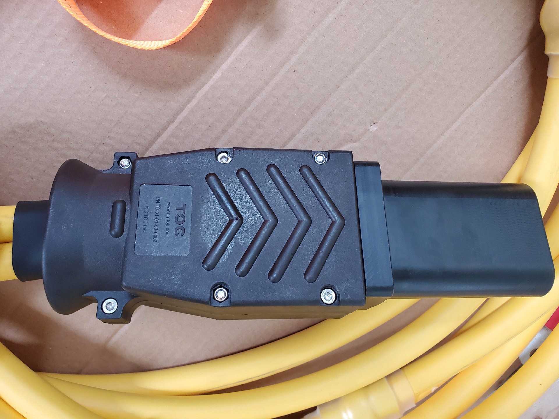 航空電源插頭的接線方法是什么？