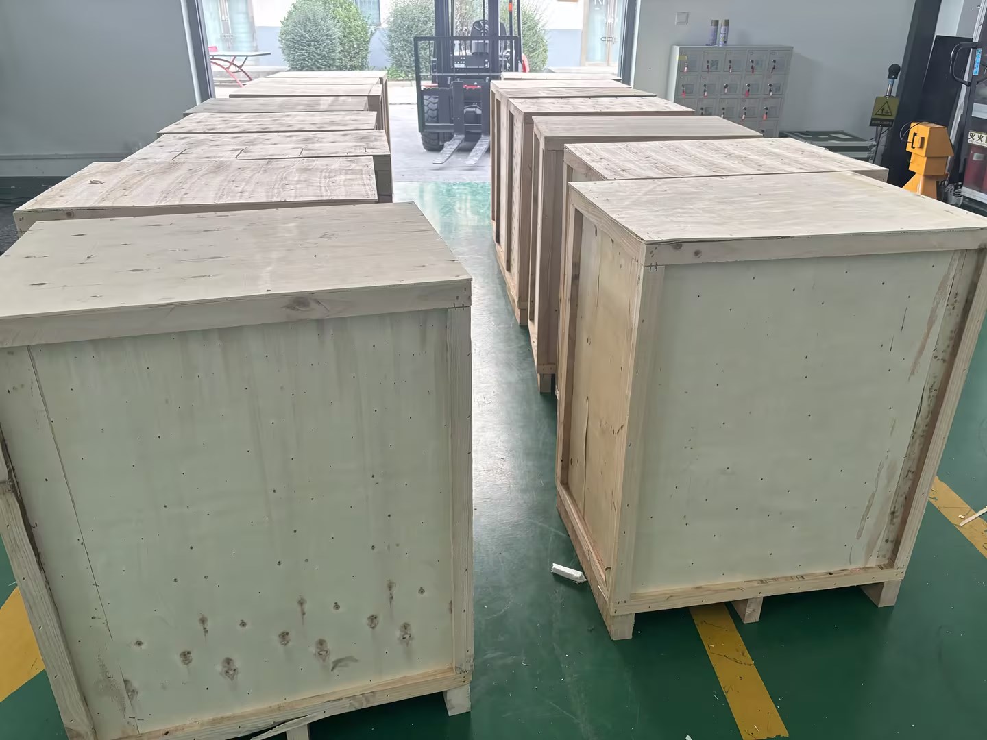 16臺穩(wěn)壓電源打包出庫！